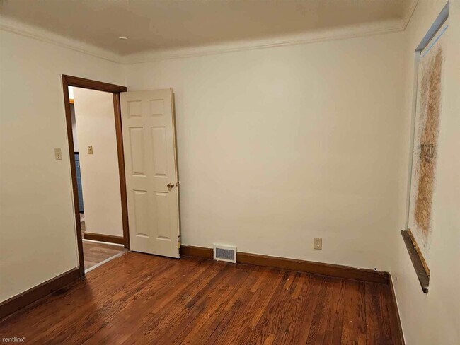 Building Photo - 3 br, 1 bath House - 4334 Haverhill St