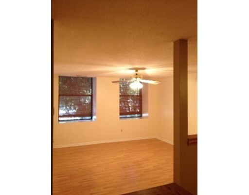 Building Photo - 34 Newhall St