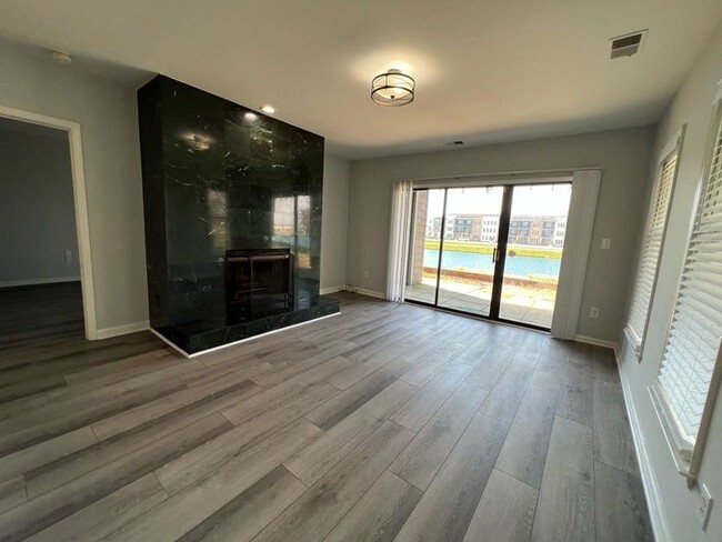 Foto del edificio - Rare 3 Bedroom Condo near UNCC