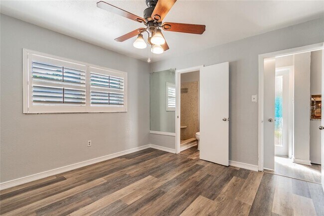 Foto del edificio - 3141 W Euclid Ave