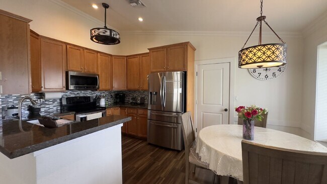 Foto del edificio - Charming 3BR/2BA Home in Boca Heights with Spacious Fenced Yard