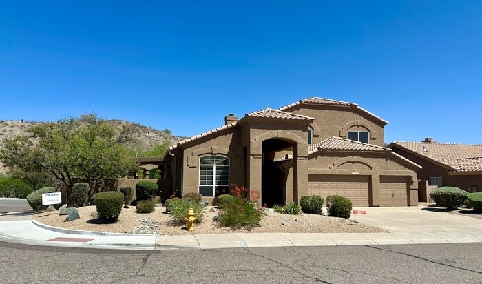 Primary Photo - Spectacular Club West Executive home on co...