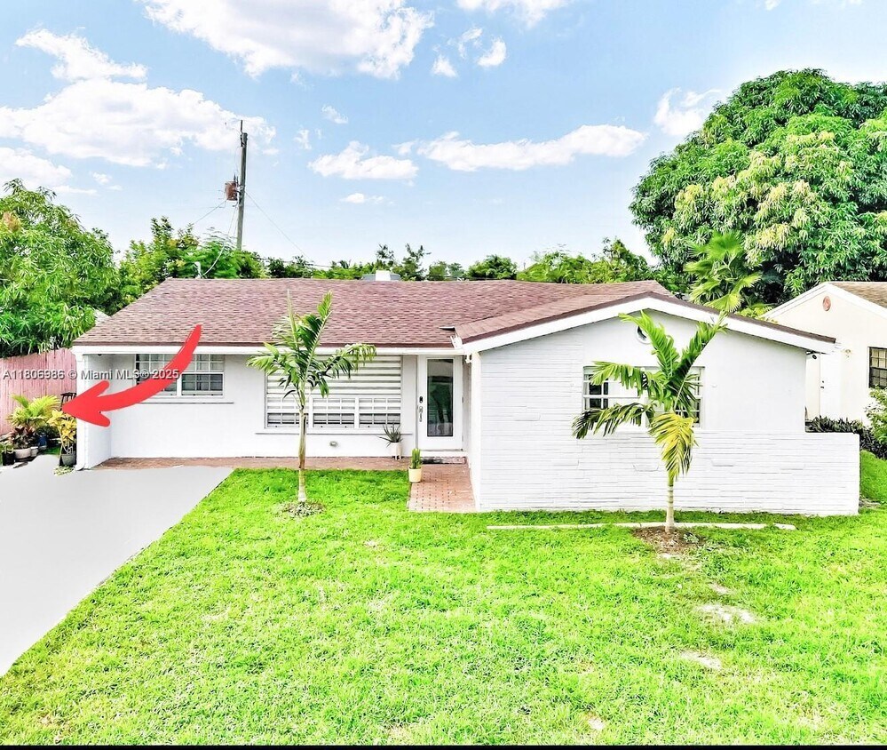 Foto principal - 7031 SW 27th St