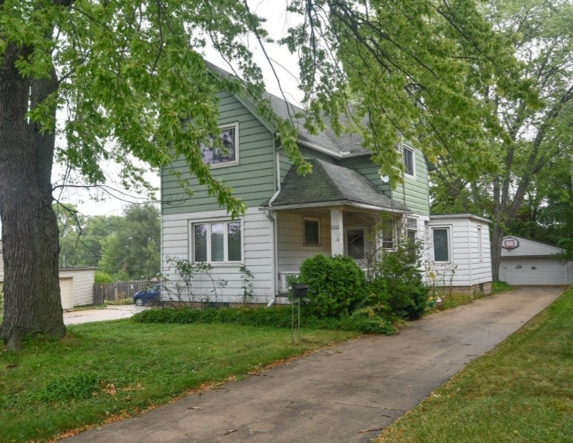 3332 S Whitnall Ave Unit UPPER, Milwaukee, WI 53207 3332 S Whitnall