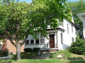 Building Photo - 1881 E Main St