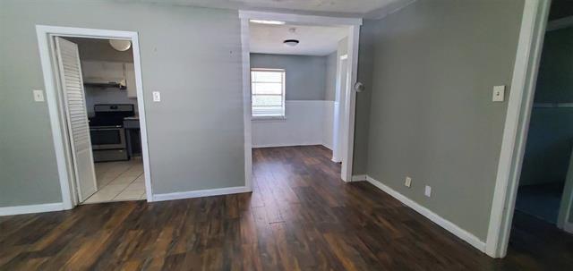Building Photo - 427 Royal Crest Dr