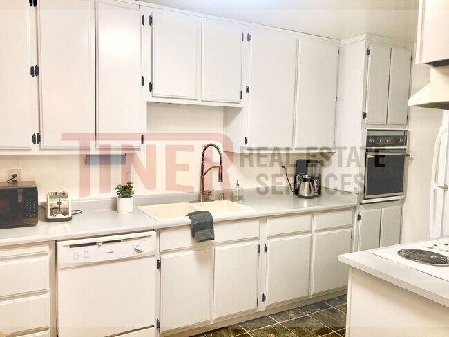 Foto del edificio - Charming Duplex in Carmichael