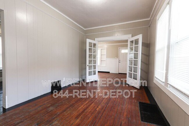 Building Photo - 21 E Tennessee St