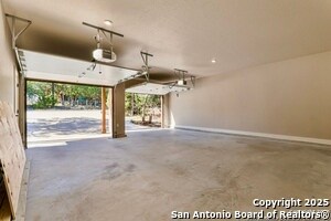 Foto del edificio - 1216 Canyon Lake Dr