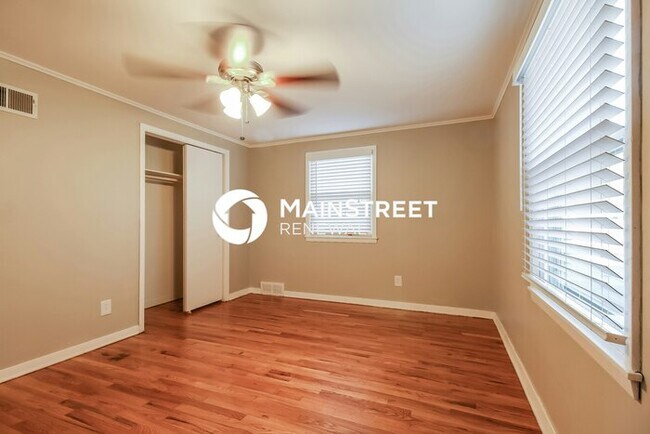 Building Photo - 3 Bedroom Pet-Friendly Home in Independenc...
