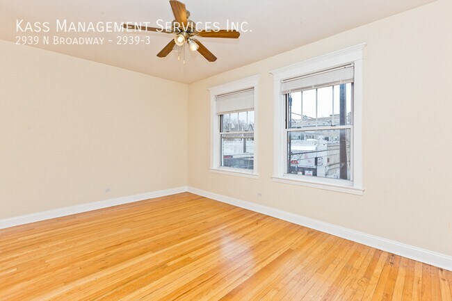 Foto del edificio - 2939 N Broadway