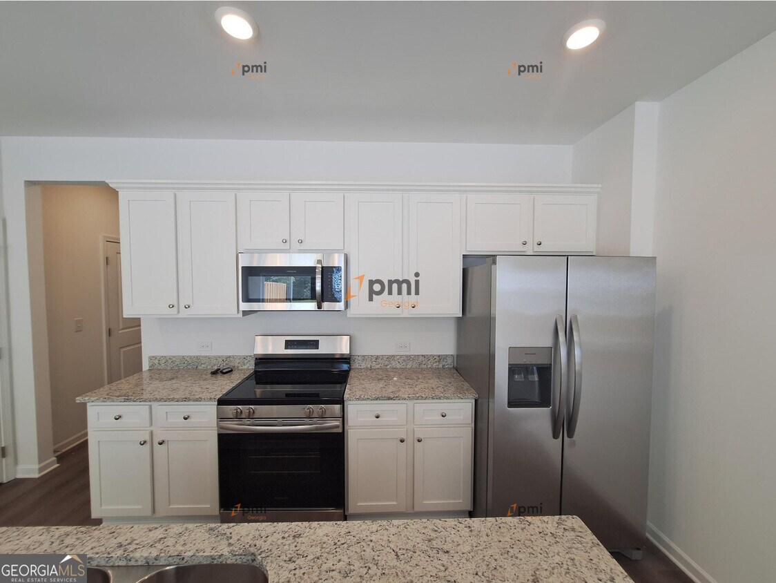 Primary Photo - 220 Kenoot Dr
