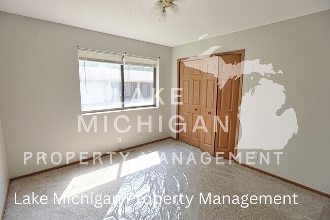 Foto del edificio - 15528 Clovernook Dr