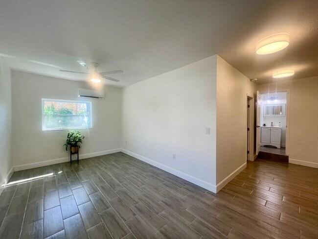 Foto del edificio - 651 Madison Ct