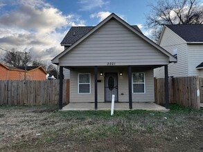 Building Photo - 3021 Chelsea Ave