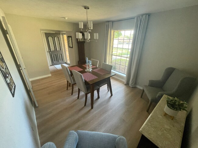 Foto del edificio - 1111 Lopo Cir