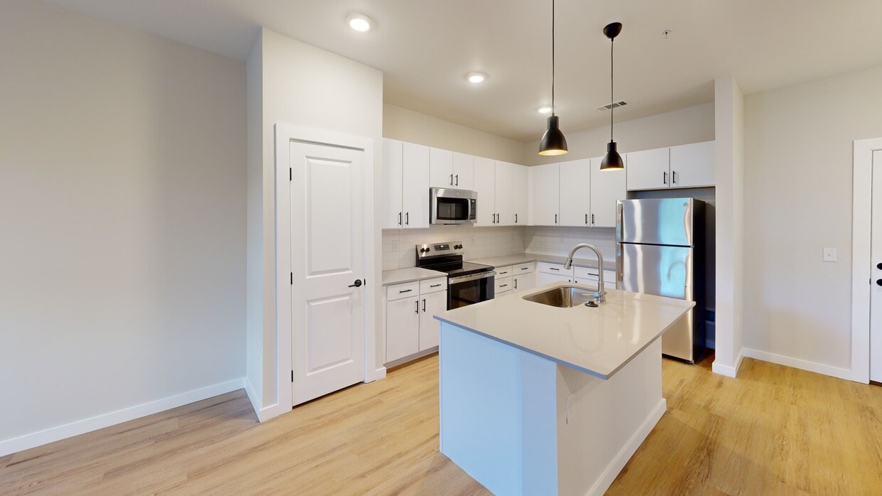 Photo - Emerald Knoxville Apts.