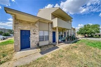Building Photo - 918 Spring Loop