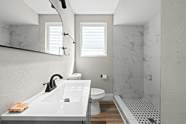 Foto del edificio - 1010 E Lake Ave