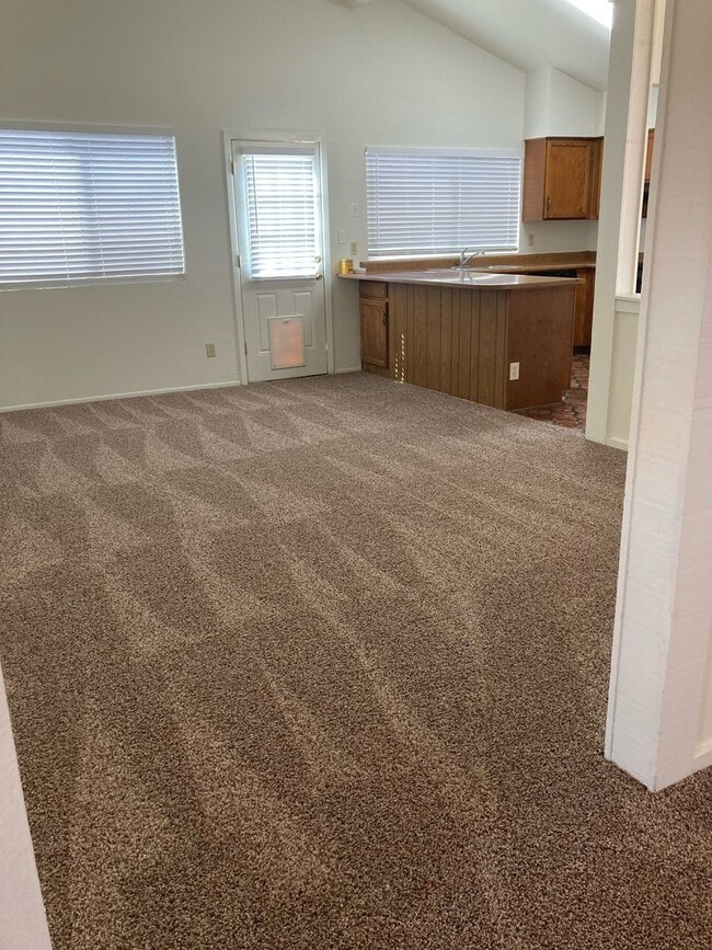 Building Photo - 3 bed plus office ranch home in Chandler (...