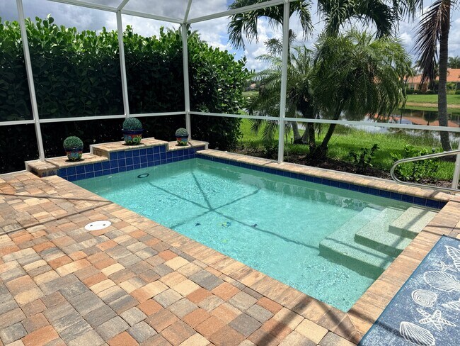 Foto del edificio - 14560 Grapevine Dr