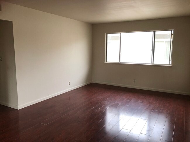 Building Photo - 872 Gallatin Dr