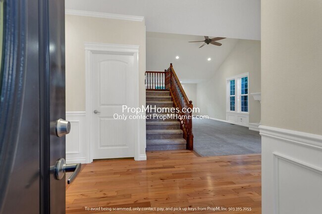 Building Photo - Luxury Four Bedroom Home in Oregon City!