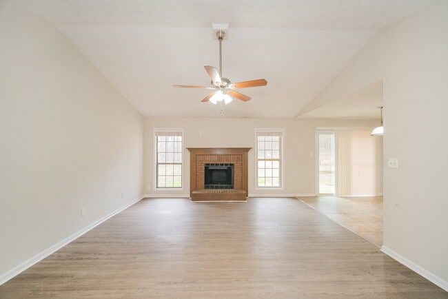 Building Photo - 239 Northbridge Dr