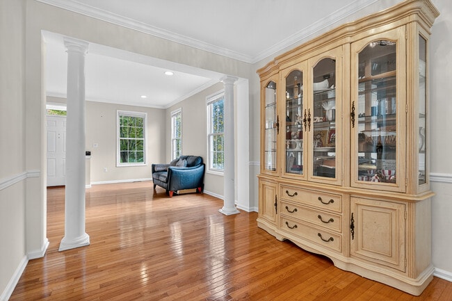 Building Photo - 1 Palisades Rd