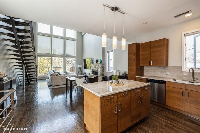 Foto del edificio - 927 N Hermitage Ave