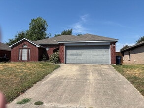 Building Photo - 8109 Fox Chase Dr