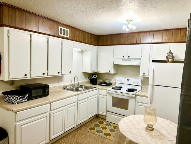 Photo - 4 Eatonville Rd Townhome