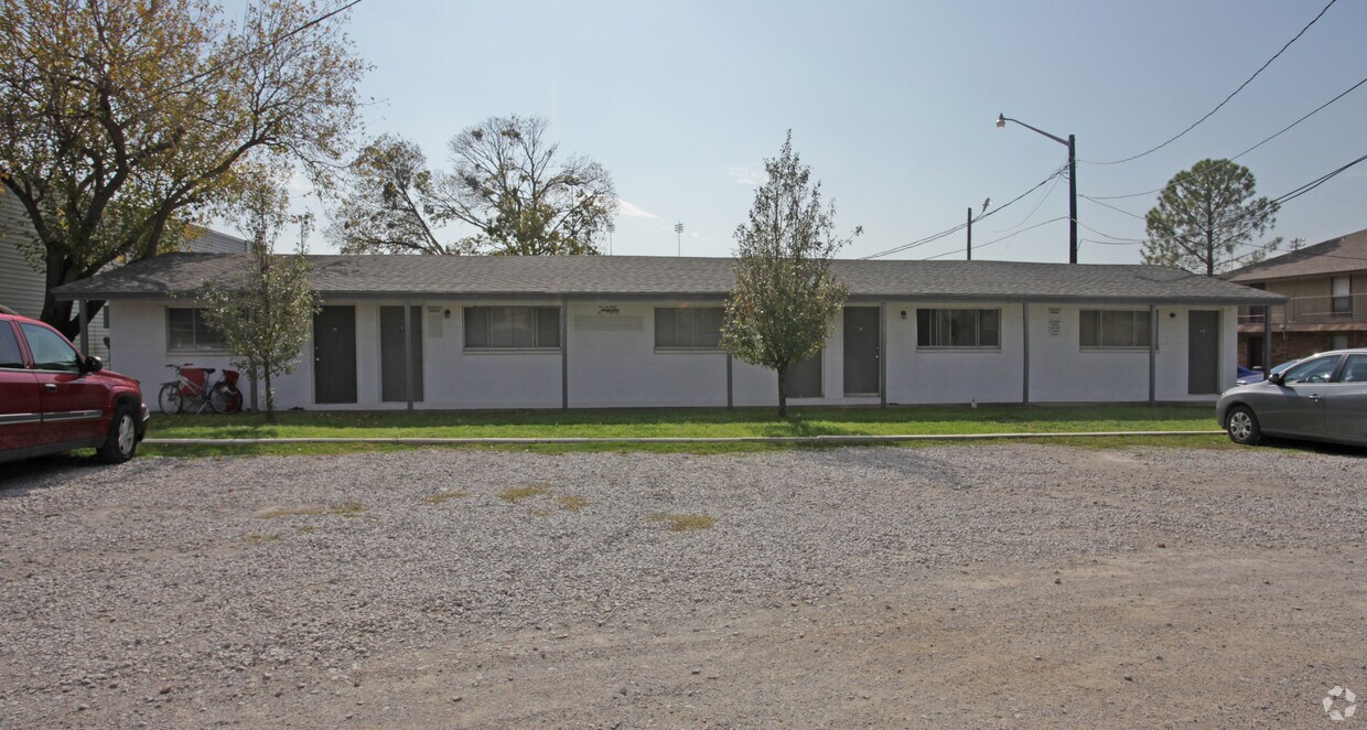 2405 W Prairie St, Denton, TX 76201 Apartments in Denton, TX