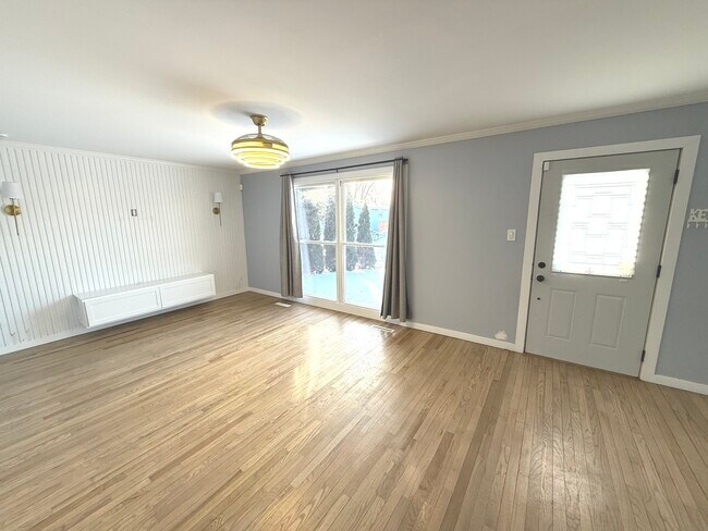 Building Photo - 2106 Tepee Ave