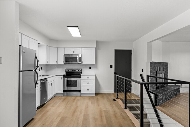 Building Photo - 36839 Gaylin Ave