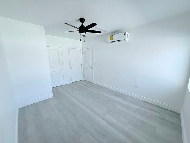 Foto del edificio - 251 E Nicolet St