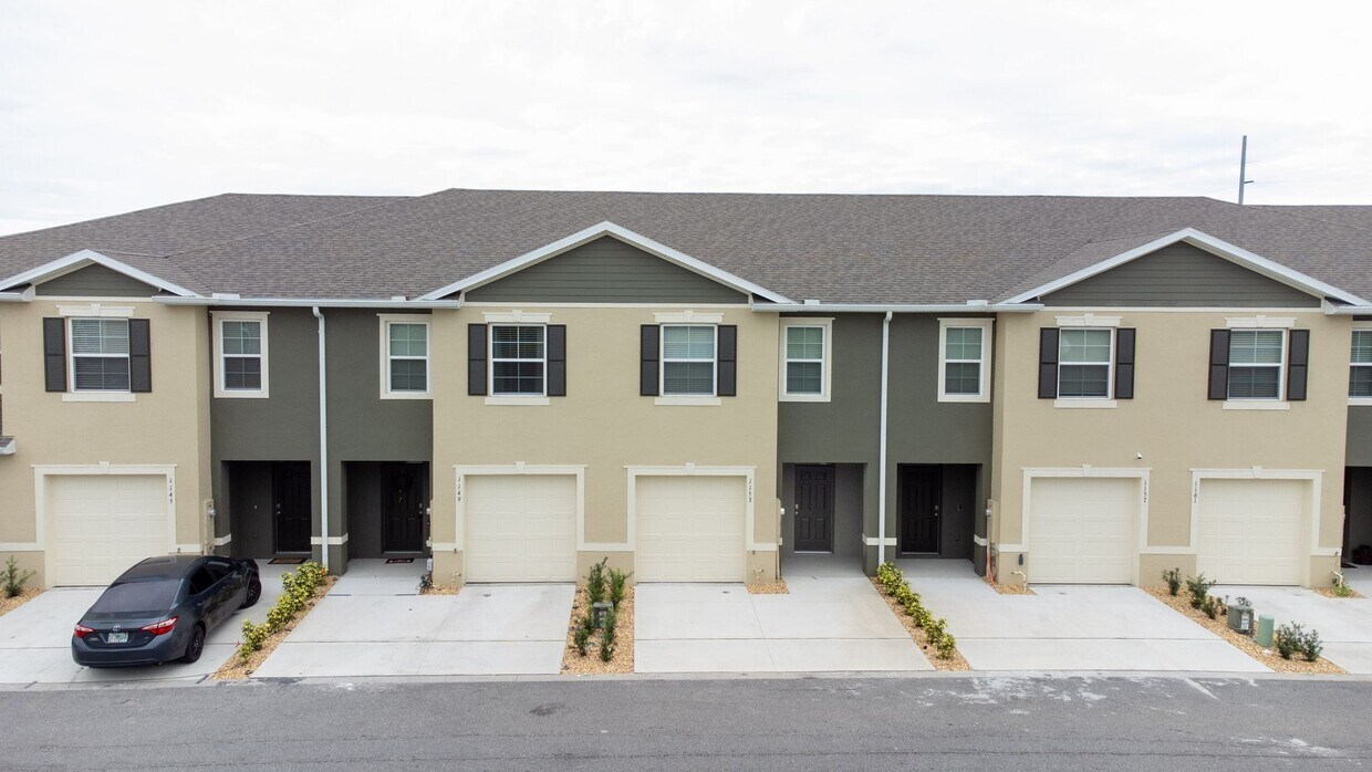 Nice 3/2.5 Townhouse with 1-Car Garage in Atria at Ridgewood Lakes FOR RENT !!!! - Nice 3/2.5 Townhouse with 1-Car Garage in Atria at Ridgewood Lakes FOR RENT !!!!