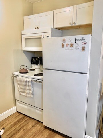 Kitchen - 1750 Cleneay Ave