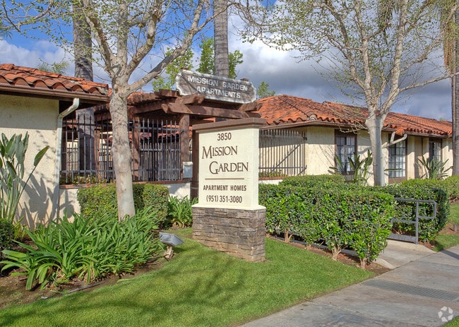 Foto del edificio - Mission Garden Apartments