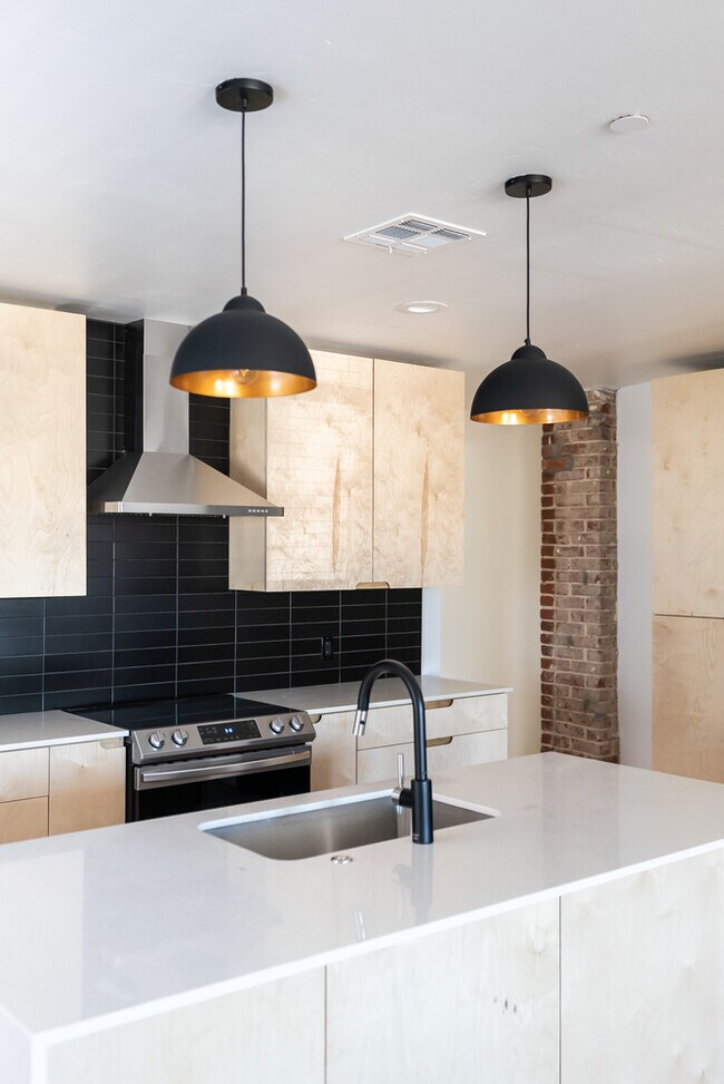 Foto del edificio - 808 NW 23rd St