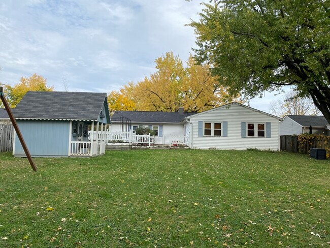 Building Photo - 1036 E Auman Dr
