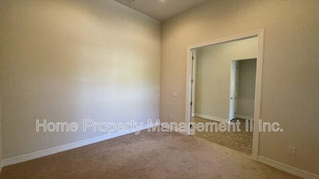 Building Photo - 4836 SW Gossamer Cir