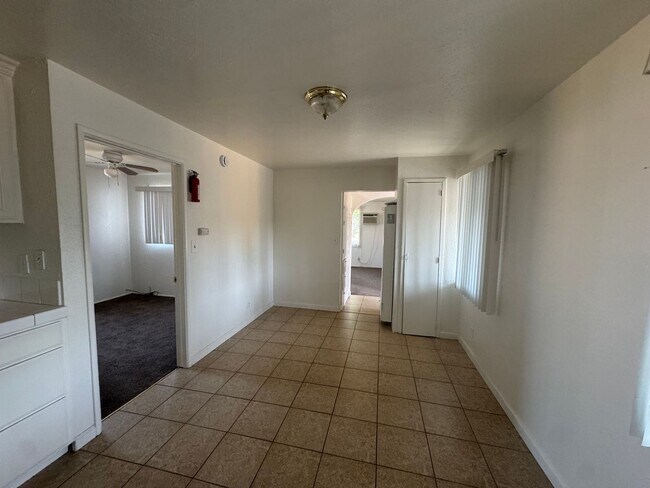 Foto del edificio - 4006 Mennes Ave