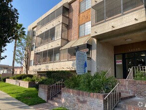 Building Photo - 12235 Magnolia Blvd