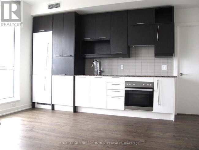 Building Photo - 30 Nelson St