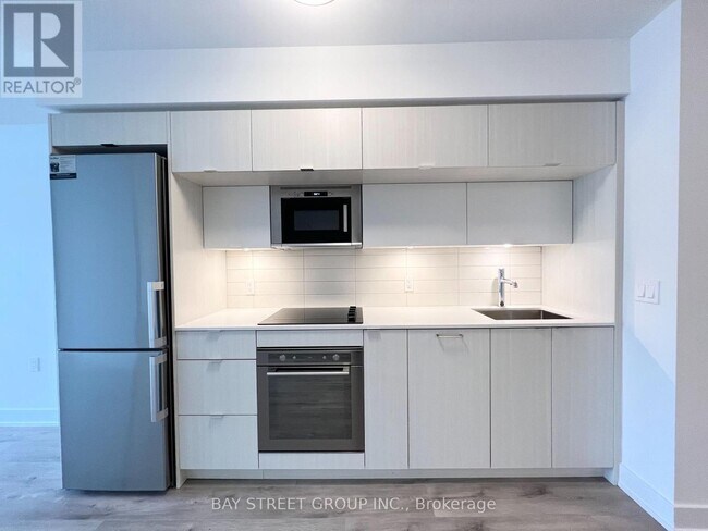 Photo du bâtiment - 575-1575 Bloor St E
