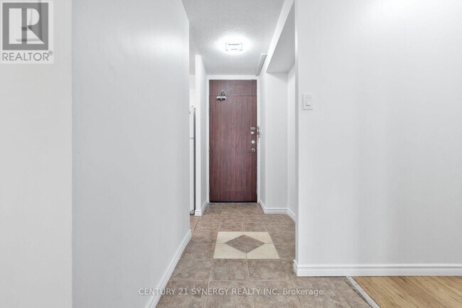 Building Photo - 2020-2020 Jasmine Crescent