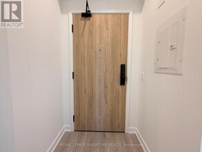 Building Photo - 1 Fairview Rd E