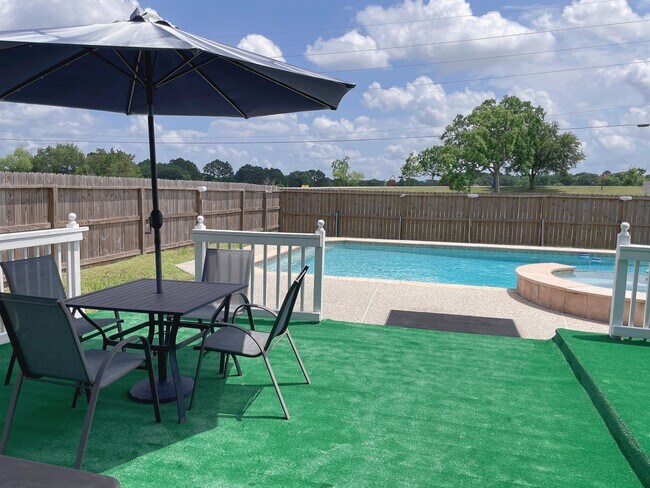 Foto del edificio - 4026 Almond Lake Dr