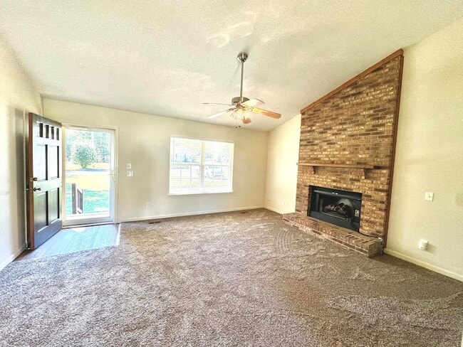 Building Photo - 5609 Landrum Dr